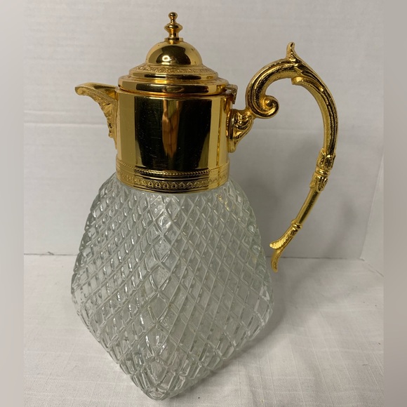 VINTAGE BARWARE | Wine/Liquor/Water Decanter, Decanter with Ornate Metal Top - Picture 8 of 8
